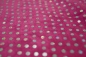 Preview: Pailletten auf Pannesamt pink - silber