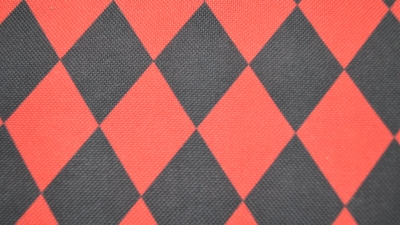 Rautenstoff - Stoff mit Rauten schwarz-rot - schwarz roter Rautenstoff - Rombo - Dominostoff, Fastnachsstoff, Faschingstoff, Karnevalstoff