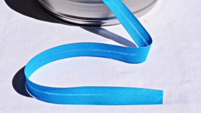 mittelblaues Schrägband Einfassband in Blau Schrägbänder Band zum Einfassen einfassen umsäumen Maskenschrägband