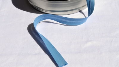 helles jeansblaues Schrägband Einfassband in Jeansblau Schrägbänder Band zum Einfassen einfassen umsäumen Maskenschrägband