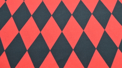 Rautenstoff - Stoff mit Rauten schwarz-rot - schwarz roter Rautenstoff - Rombo - Dominostoff, Fastnachsstoff, Faschingstoff, Karnevalstoff