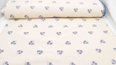 grauer Landhausstil Edelweiß anthrazit Stoff mit Edelweiss  Jacquard Jacquardstoff im Landhaus Hirschstoff Stoff mit Hirschen Landhausstoff mit Edelweiß Hirschen