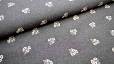 grauer Landhausstil Edelweiß anthrazit Stoff mit Edelweiss  Jacquard Jacquardstoff im Landhaus Hirschstoff Stoff mit Hirschen Landhausstoff mit Edelweiß Ruta Lys