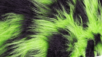 gründes Monsterfell grün-schwarzes Kunstfell zweifarbig,  zweifarbiges Fell grün, schwarz Langhaarfell grellgrün- schwarz