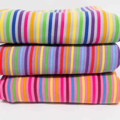 Streifen Stripes stripes Streifenjersey Ringeljersey gestreift lila regenbogen Regenbogen Streifen Kinderjersey Jerseyn Kinderjersey mit Streifen lila Jersey für Babys Jerseystoff Baumwolljersey gestreift Streifen lila Regenbogen