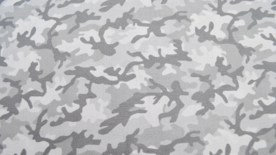 Camouflage hellgrau Baumwollstoff Tarnung Tarnmuster Stoff Camouflage grau  Baumwolle für die Pflege und für Babies