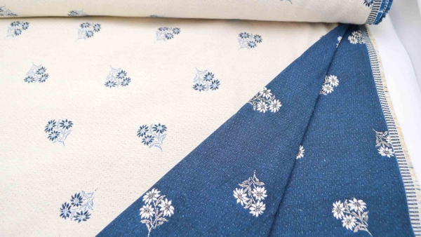 dunkelblauer Landhausstil Edelweiß marine Stoff mit Edelweiss  Jacquard Jacquardstoff im Landhaus Hirschstoff Stoff  Landhausstoff mit Edelweiß dunkelblau