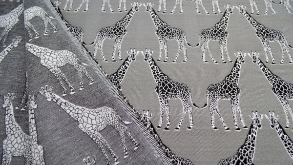 0877-Joy Giraffe Jacquard Baumwoll Jacquard Giraffe Giraffenstoff  Stoff mit Giraffen schwarz-weiß Giraffenpärchen Giraffenpaar schwarz-weiße Giraffen Dekostoff Jacquard Jaquard gewebt Botwana Botswana Afrika Stoff