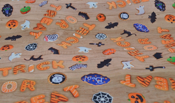 Halloweenstoff "Trick or Treat" mit lustigen Gruselmotiven